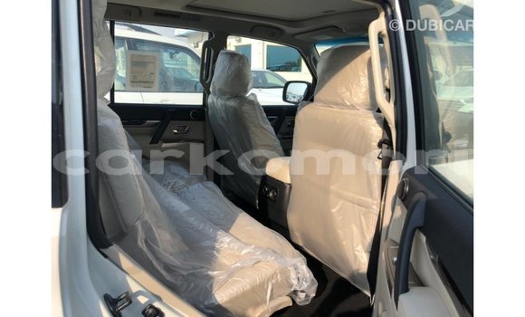 Buy Import Mitsubishi Pajero Black Car in Import - Dubai in Great Comore Buy Import Mitsubishi Pajero Black Car in Import - Dubai in Great Comore
