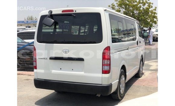 Buy Import Toyota Hiace White Car in Import - Dubai in Great Comore Buy Import Toyota Hiace White Car in Import - Dubai in Great Comore