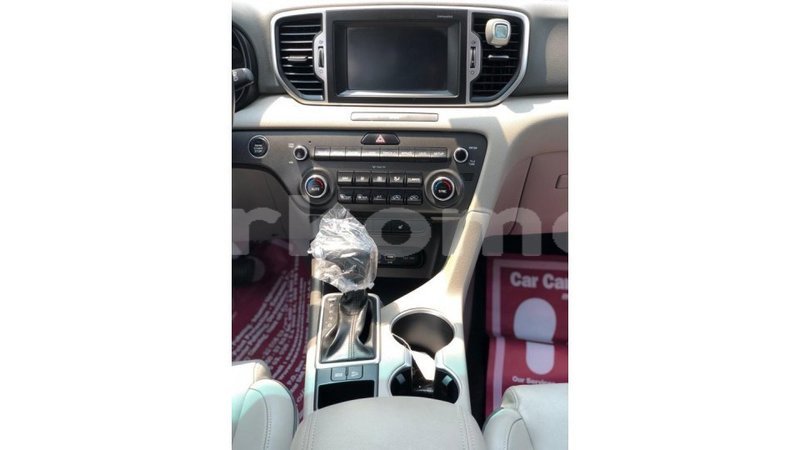 Big with watermark kia sportage great comore import dubai 3757