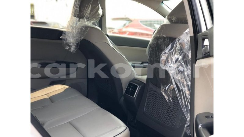 Big with watermark kia sportage great comore import dubai 3757