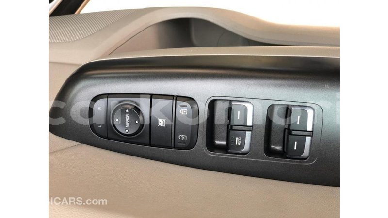 Big with watermark kia sportage great comore import dubai 3757