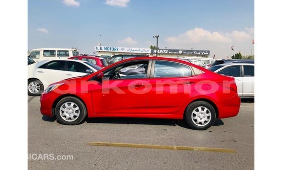 Acheter Import Voiture Hyundai Accent Rouge à Import - Dubai, Grande Comore Acheter Import Voiture Hyundai Accent Rouge à Import - Dubai, Grande Comore