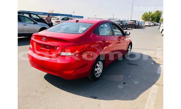 Acheter Import Voiture Hyundai Accent Rouge à Import - Dubai, Grande Comore Acheter Import Voiture Hyundai Accent Rouge à Import - Dubai, Grande Comore