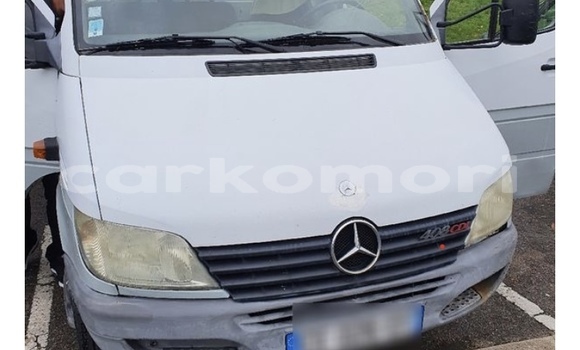 Buy Used Mercedes‒Benz Sprinter White Truck in Mitsamiouli in Njazidja Buy Used Mercedes‒Benz Sprinter White Truck in Mitsamiouli in Njazidja