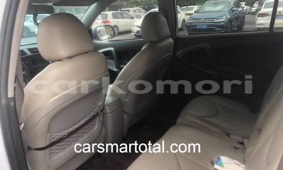 Acheter Occasion Voiture Toyota RAV4 Blanc à Moroni, Grande Comore Acheter Occasion Voiture Toyota RAV4 Blanc à Moroni, Grande Comore