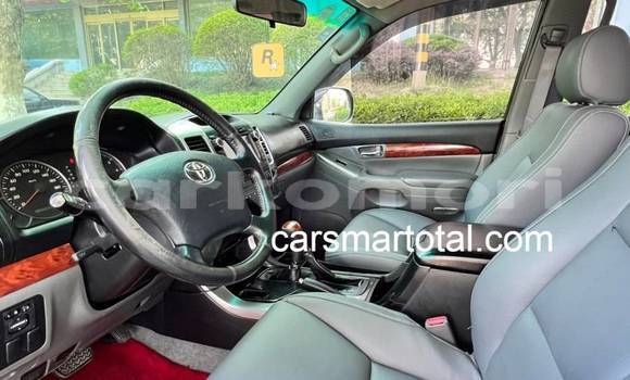 Acheter Occasion Voiture Toyota Prado Blanc à Ongodjou, Anjouan Acheter Occasion Voiture Toyota Prado Blanc à Ongodjou, Anjouan