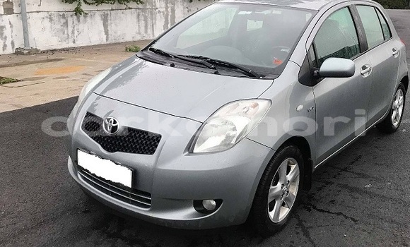 Acheter Occasion Voiture Toyota Yaris Gris à Moroni, Grande Comore