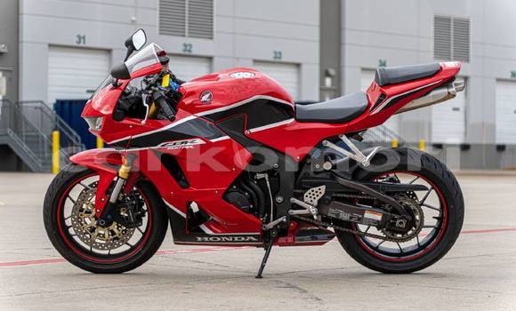 Acheter Import Moto Honda CBR Rouge à Import - Dubai, Grande Comore Acheter Import Moto Honda CBR Rouge à Import - Dubai, Grande Comore