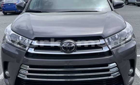 Buy Used Toyota Highlander Silver Car in Domoni in Anjouan Buy Used Toyota Highlander Silver Car in Domoni in Anjouan