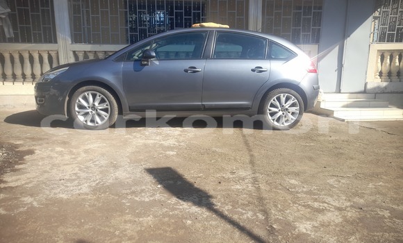Buy Used Citroen C4 Silver Car in Mirontsi in Anjouan Buy Used Citroen C4 Silver Car in Mirontsi in Anjouan