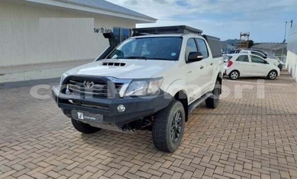 Acheter Occasion Voiture Toyota Hilux Blanc à Moroni, Grande Comore Acheter Occasion Voiture Toyota Hilux Blanc à Moroni, Grande Comore