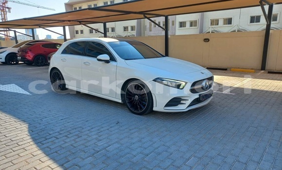 Acheter Occasion Voiture Mercedes-Benz A200 Blanc à Moroni, Grande Comore Acheter Occasion Voiture Mercedes-Benz A200 Blanc à Moroni, Grande Comore