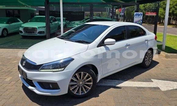 Acheter Occasion Voiture Suzuki Ciaz Blanc à Moroni, Grande Comore Acheter Occasion Voiture Suzuki Ciaz Blanc à Moroni, Grande Comore