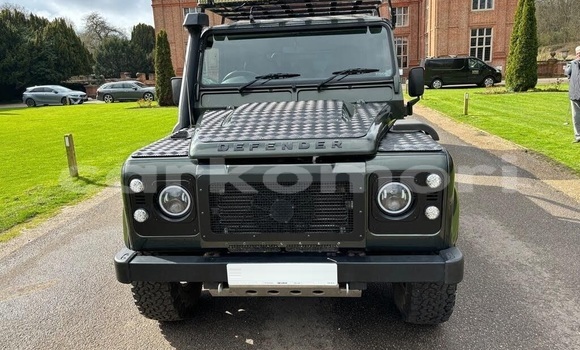 Acheter Occasion Voiture Land Rover Defender Vert à Moroni, Grande Comore Acheter Occasion Voiture Land Rover Defender Vert à Moroni, Grande Comore