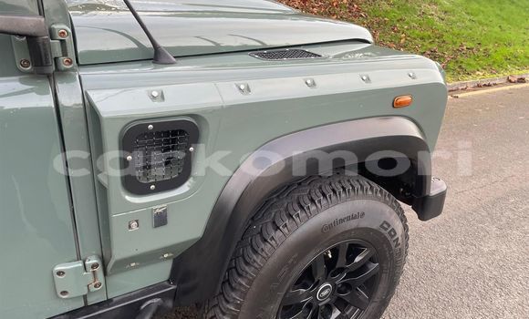 Acheter Occasion Voiture Land Rover Defender Vert à Moroni, Grande Comore Acheter Occasion Voiture Land Rover Defender Vert à Moroni, Grande Comore