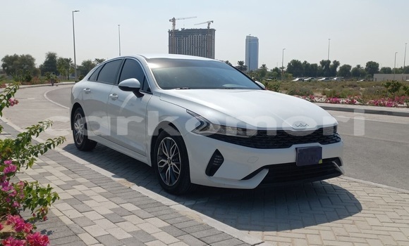 Acheter Occasion Voiture Kia K5 Blanc à Domoni, Anjouan Acheter Occasion Voiture Kia K5 Blanc à Domoni, Anjouan