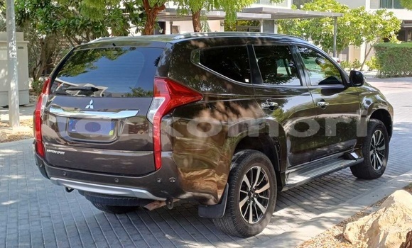 Acheter Occasion Voiture Mitsubishi Montero Sport Bleu à Domoni, Anjouan Acheter Occasion Voiture Mitsubishi Montero Sport Bleu à Domoni, Anjouan