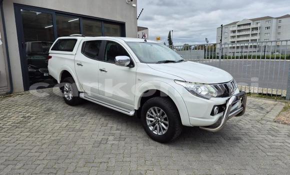 Acheter Occasion Voiture Mitsubishi Triton Blanc à Moroni, Grande Comore