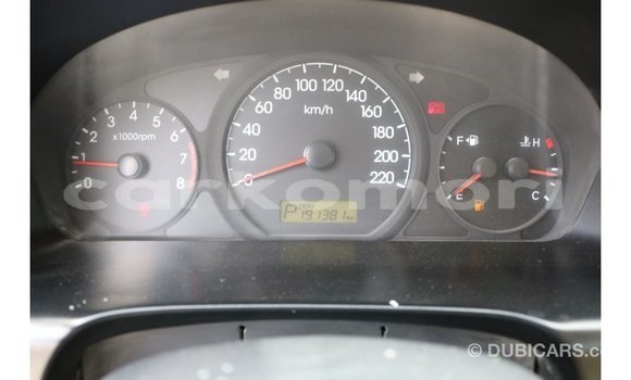 Acheter Import Voiture Hyundai Accent Blanc à Import - Dubai, Grande Comore