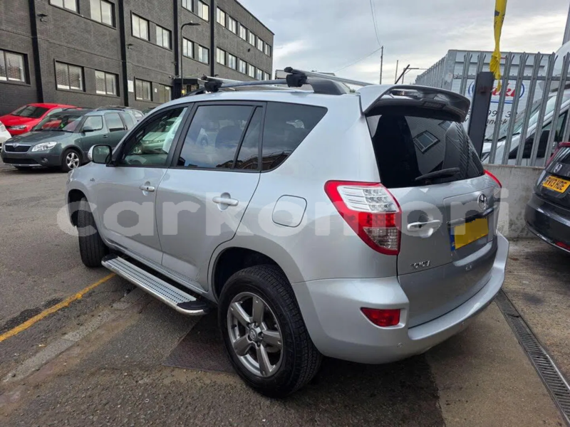 Big with watermark toyota rav4 grande comore moroni 3960