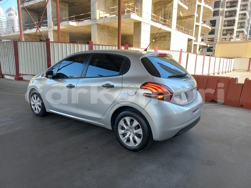Big with watermark peugeot 208 grande comore moroni 3961