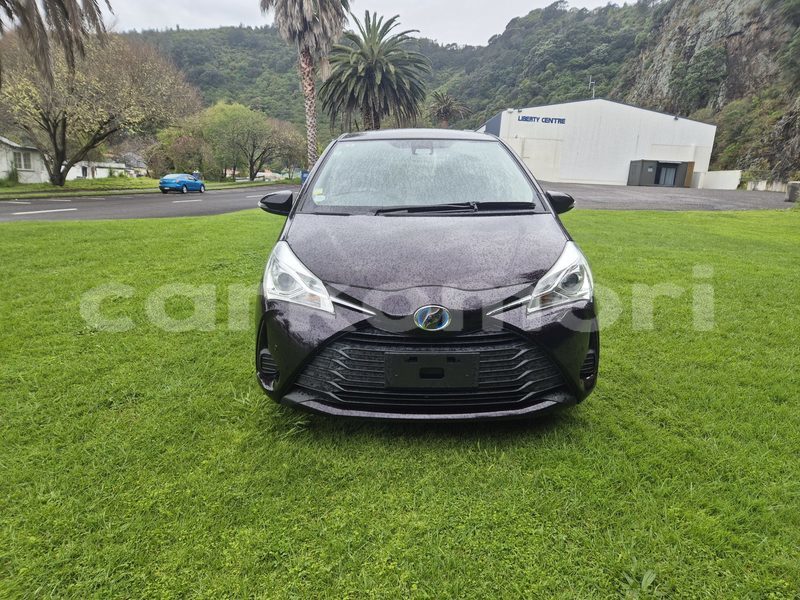 Big with watermark toyota vitz grande comore moroni 3962