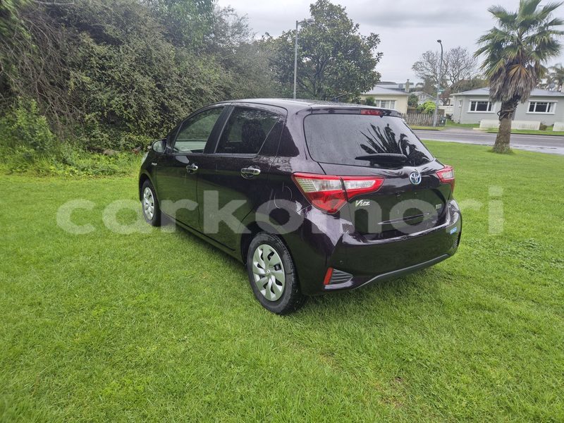 Big with watermark toyota vitz grande comore moroni 3962