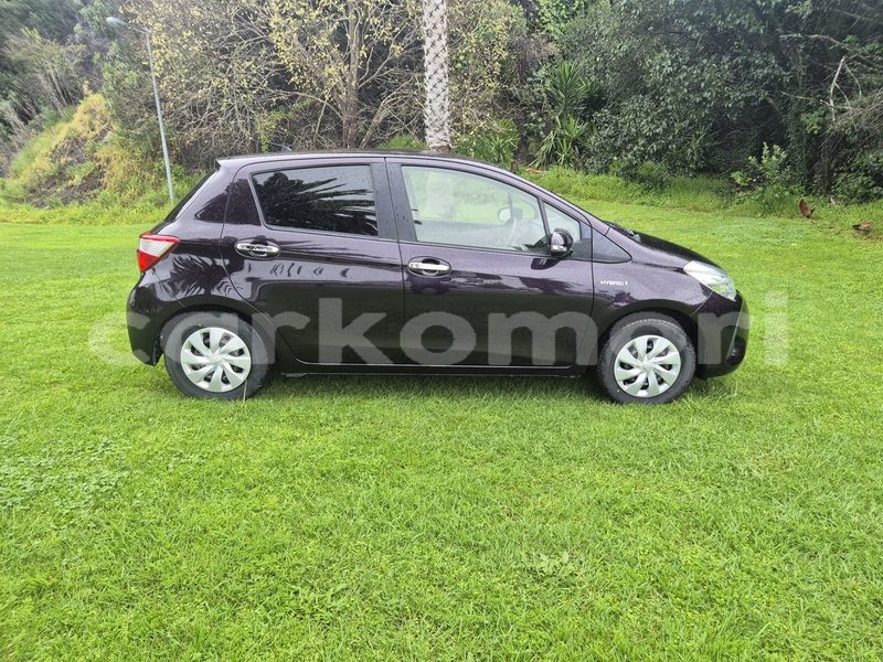 Big with watermark toyota vitz grande comore moroni 3962