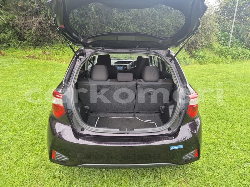 Big with watermark toyota vitz grande comore moroni 3962