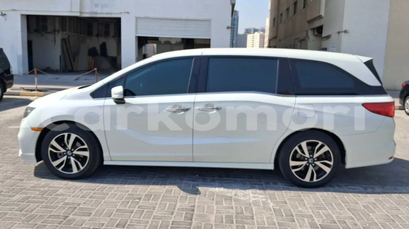 Big with watermark honda odyssey grande comore moroni 3965