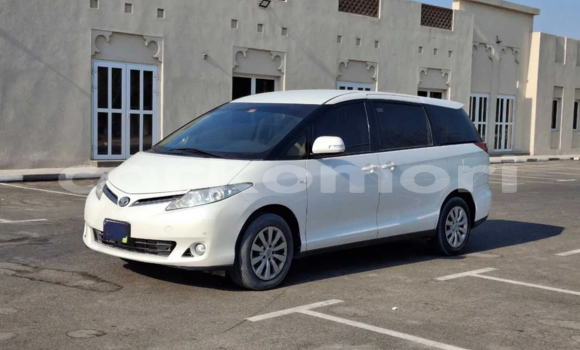 Acheter Occasion Voiture Toyota Previa Blanc à Moroni, Grande Comore