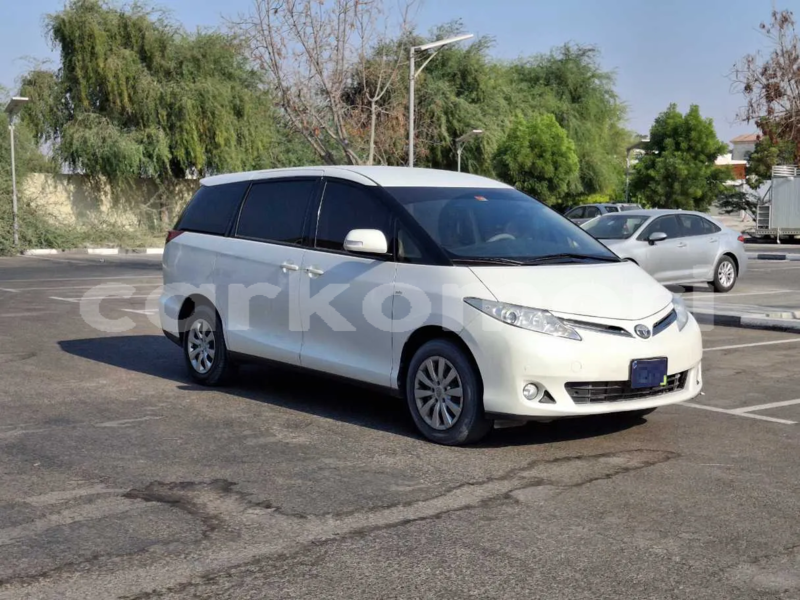 Big with watermark toyota previa grande comore moroni 3968