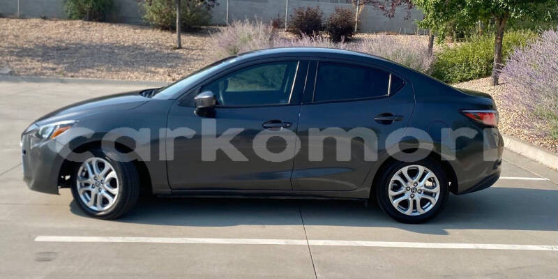 Big with watermark toyota yaris grande comore moroni 3970