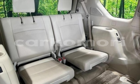Acheter Occasion Voiture Toyota Land Cruiser Prado Blanc à Moroni, Grande Comore Acheter Occasion Voiture Toyota Land Cruiser Prado Blanc à Moroni, Grande Comore