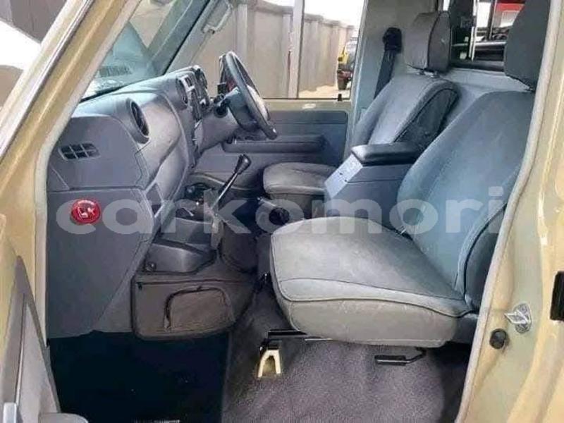 Big with watermark toyota land cruiser grande comore moroni 3982