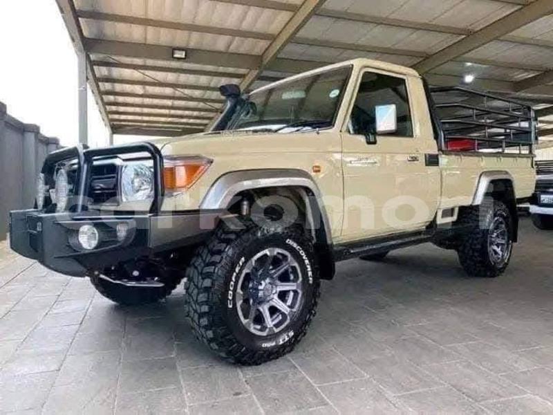 Big with watermark toyota land cruiser grande comore moroni 3982