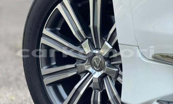 Acheter Occasion Voiture Lexus LX 570 Noir à Mutsamudu, Anjouan Acheter Occasion Voiture Lexus LX 570 Noir à Mutsamudu, Anjouan