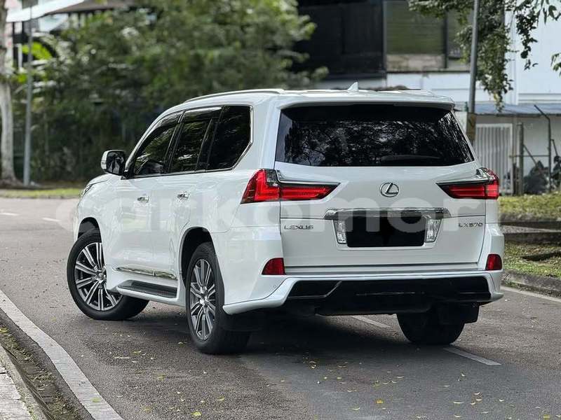 Big with watermark lexus lx 570 anjouan mutsamudu 3983