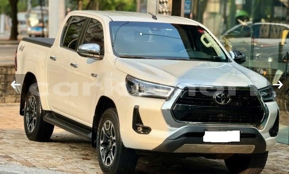 Acheter Occasion Voiture Toyota Hilux Blanc à Domoni, Anjouan