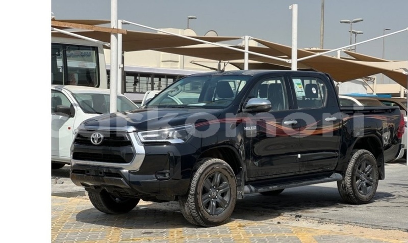 Big with watermark toyota hilux anjouan domoni 3985