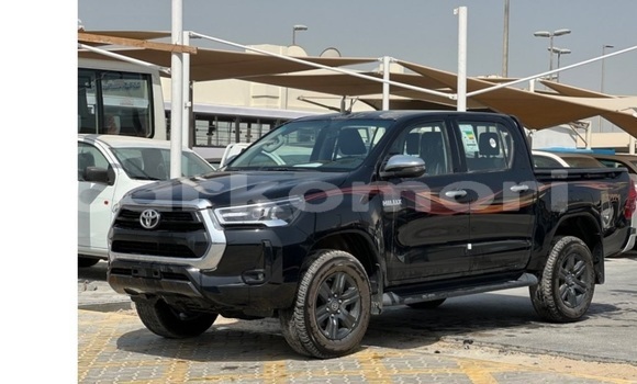 Buy Used Toyota Hilux White Car in Domoni in Anjouan Buy Used Toyota Hilux White Car in Domoni in Anjouan