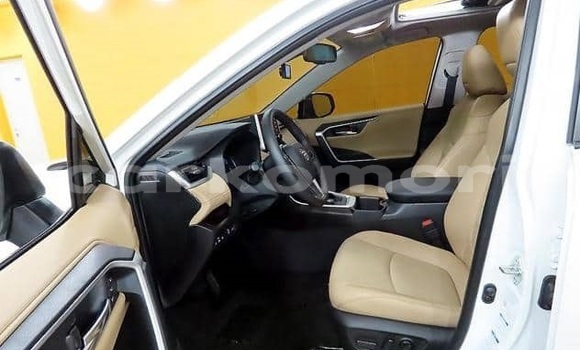 Buy Used Toyota RAV4 White Car in Moroni in Great Comore Buy Used Toyota RAV4 White Car in Moroni in Great Comore