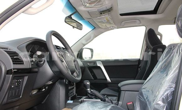 Buy Used Toyota Land Cruiser Prado White Car in Moroni in Great Comore Buy Used Toyota Land Cruiser Prado White Car in Moroni in Great Comore