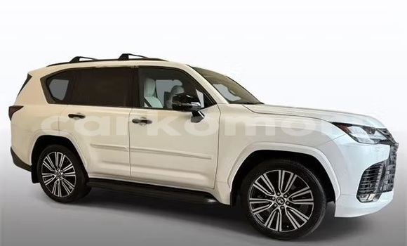 Buy Used Lexus LX White Car in Moroni in Great Comore Buy Used Lexus LX White Car in Moroni in Great Comore