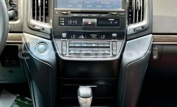 Acheter Occasion Voiture Toyota Land Cruiser Blanc à Mutsamudu, Anjouan Acheter Occasion Voiture Toyota Land Cruiser Blanc à Mutsamudu, Anjouan