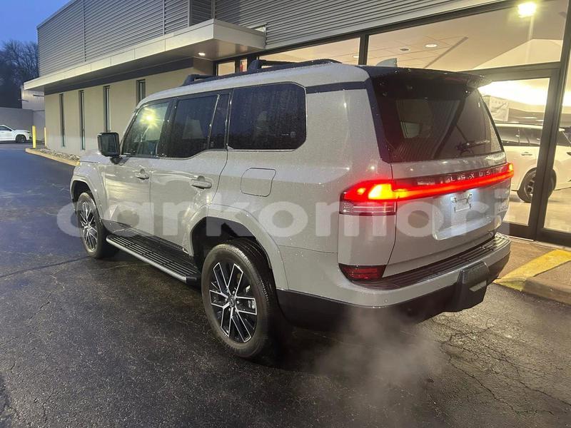 Big with watermark lexus gx grande comore moroni 4000