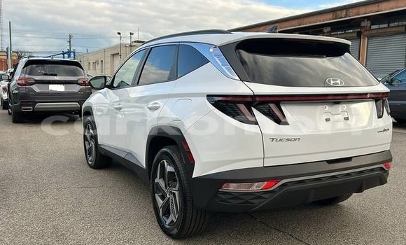 Acheter Occasion Voiture Hyundai Tucson Blanc à Moroni, Grande Comore Acheter Occasion Voiture Hyundai Tucson Blanc à Moroni, Grande Comore