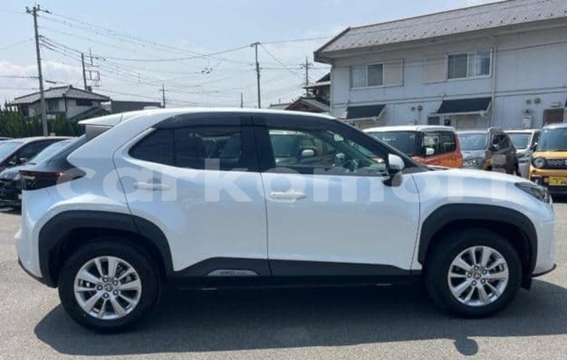 Big with watermark toyota yaris grande comore moroni 4004