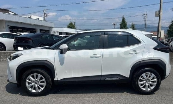 Acheter Occasion Voiture Toyota Yaris Blanc à Moroni, Grande Comore Acheter Occasion Voiture Toyota Yaris Blanc à Moroni, Grande Comore