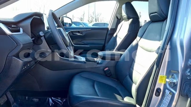 Big with watermark toyota rav4 grande comore moroni 4006